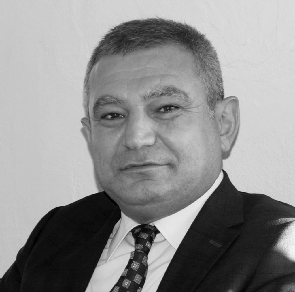 YÜCEL ACER - صورة