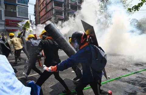 إن لم يتصدَ العالم للانقلابات الآن، فمتى يفعل؟