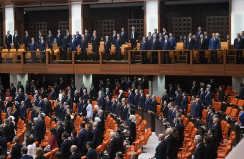 اتجاه السياسة في المرحلة الجديدة، أزمة المعارضة