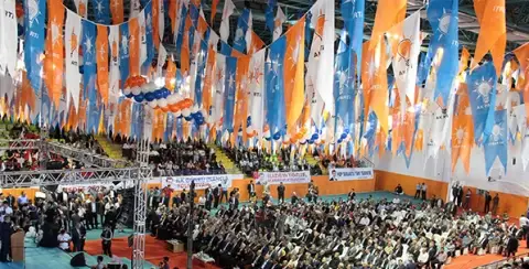 The struggle for emancipation of Turkish politics