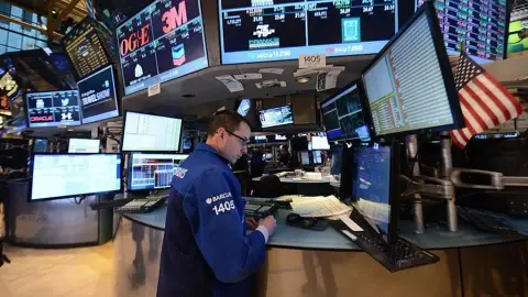 Global pendulum swings to protectionism again