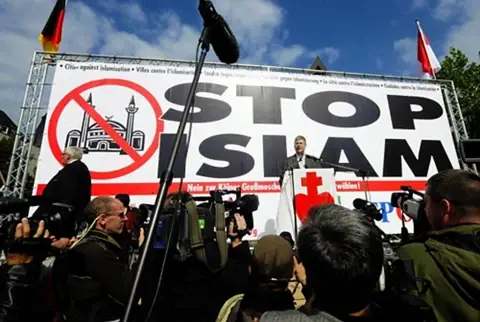 Enes Bayraklı: “EU not ready to tackle Islamophobia”