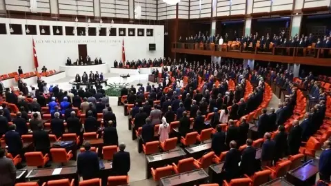 Political parties face challenges and advantages ahead of elections