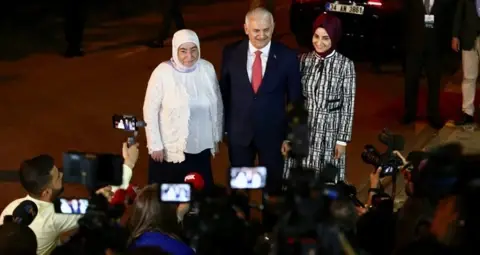Reflections on the live TV debate for Istanbul’s election