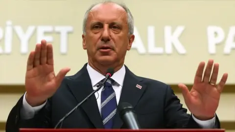 CHP trapped in intraparty struggle, again!
