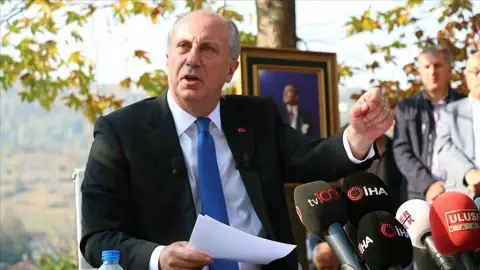 The main opposition’s PR problem