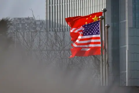 Declining hegemon, rising challenger: US vs China