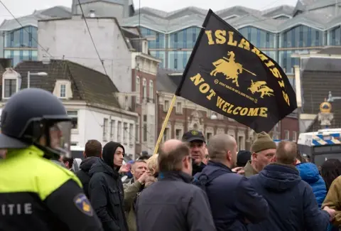 SETA to publish report to point out growing anti-Islam sentiment
