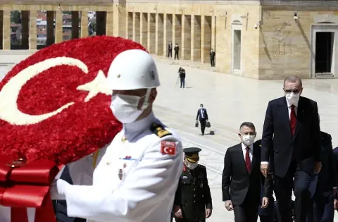 How to interpret discussions on Atatürk and the caliphate