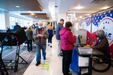 Divisions, foreign policy, COVID-19: US goes to polls