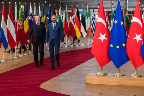 EU must distance itself from French aggression, Greek maximalism