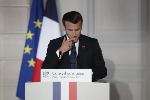 Yet again, Macron murmurs ’Turkeyphobia’ for own sake