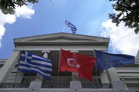 More visionary approach key to improve Turkish-Greek ties