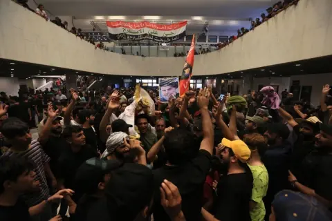 Experts Respond: Political Tensions in Iraq | Analyzing the Storming of the Parliament and Its Impact