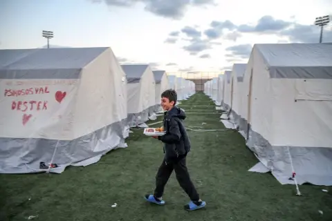 Turkish opposition fails to notice the thin line of politics