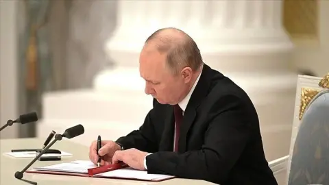 Does Washington really want Putin to go?