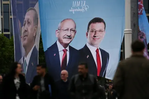 Is the CHP’s crisis the government’s comfort?