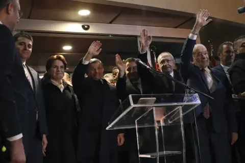 Who is to blame for ’opposition-less’ Turkish politics?