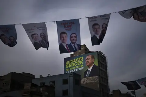 Key to Turkish election triumph in metropolitans: Ballot box effect