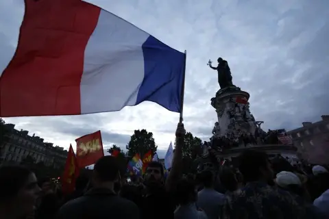 Western politics: Polarization or consolidation?