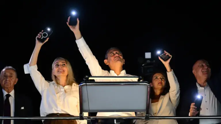 Deepening Crisis in the CHP