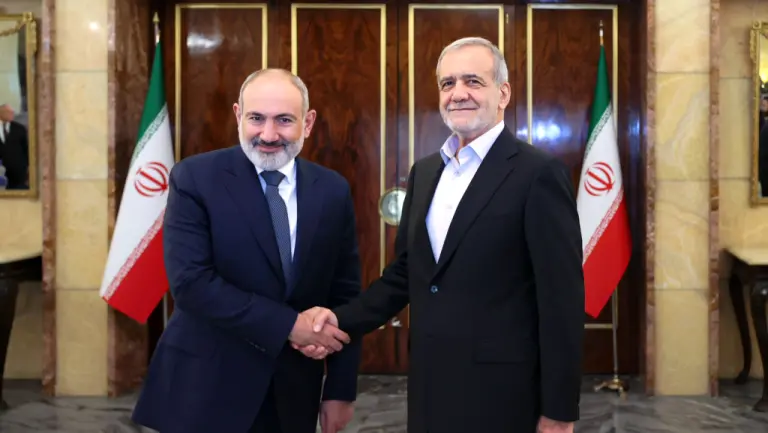 Masoud Pezeshkian - Nikol Pashinyan meeting in Tehran