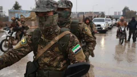 Syrian army sends reinforcements to Meskene-Deir Hafir line