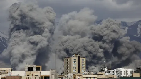 Explosions heard in Tehran as new Israeli airstrikes hit Iranian capital