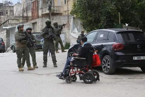 Israeli army raids the city of Nablus
