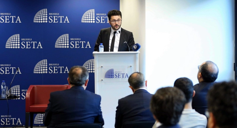 SETA Brüksel Koordinatörü Enes Bayraklı