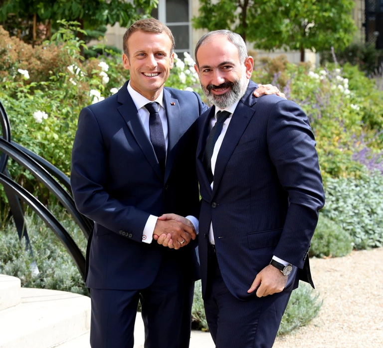 14 Eylül 2019 | Ermenistan Başbakanı Nikol Paşinyan (sağda) Fransa'nın başkenti Paris'teki Elysee Sarayı'nda Fransa Cumhurbaşkanı Emmanuel Macron (solda) ile görüştü. (Foto: Mustafa Yalçın / AA)