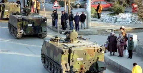 28 Şubat vs. 17 Aralık