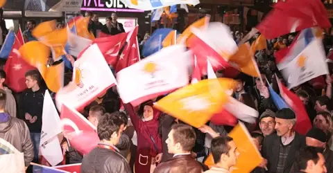 AK Parti ve Seçimler
