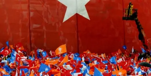 Bir Tek İktidar mı Yorulur?