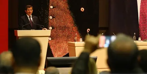 Davutoğlu Algısı Hangi Yönde Gelişiyor?