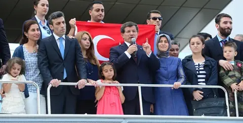 Davutoğlu Nasıl Lider Olur?