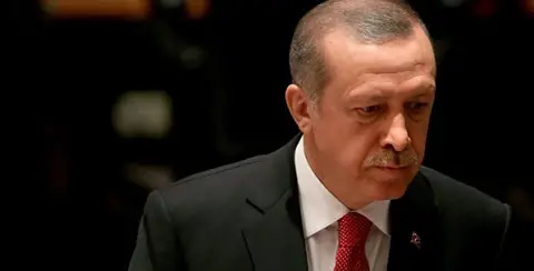 Erdoğan Demokrasi mi İhraç Ediyor?