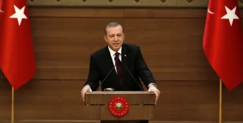 “Kandil’in Tavrı Süreci Tehdit Ediyor”