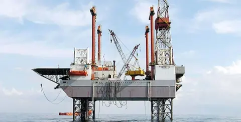Küresel Ekonomi Petrolle Çalkalanırken