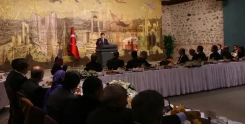 Masadan Kalkan Kaybeder!
