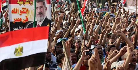Mursi’nin Bir Yılı ve Güç Mücadelesi