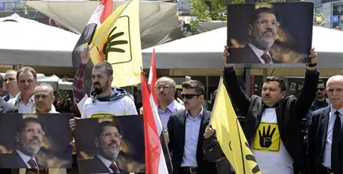 Mursi’ye İdam Kararı Öncelikle “Meşruiyet” Sorunudur