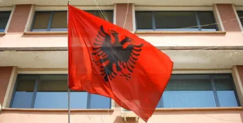 Rapor: Arnavutluk Siyasetini Anlama Kılavuzu