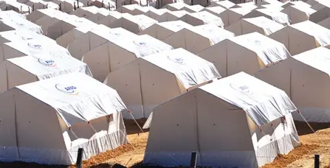 Rapor: Türkiye’deki Suriyelilerin Hukuki Durumu | Arada Kalanların Hakları ve Yükümlülükleri