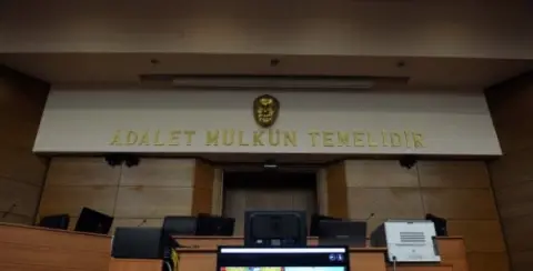 Sistem Krizine Karşı Demokratikleşme