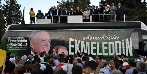 Siyaset Mühendisleri Sahnede