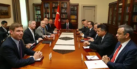Türkiye ve ABD’nin Suriye’de Frekans Farklılıkları