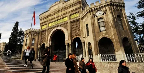 Üniversiteler “Orta Sınıf Cehaleti”ne Emanet Edilemez