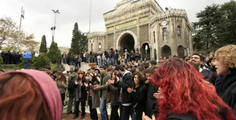 YÖK’ü Rejim Muhafızlığından Kurtarmak