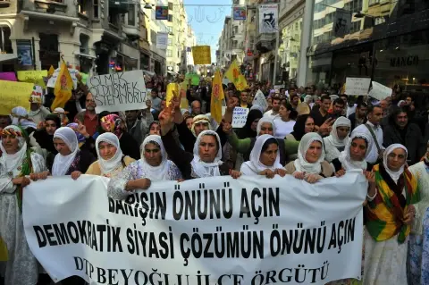 Erdoğan Kürt Meselesinde Geri Adım mı Atıyor?